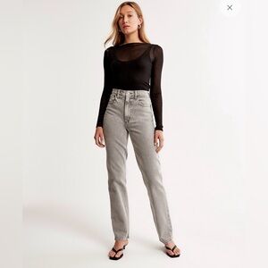 Abercrombie & Fitch
Ultra High Rise 90s Straight Jean Size: 27/4  Color:  gray